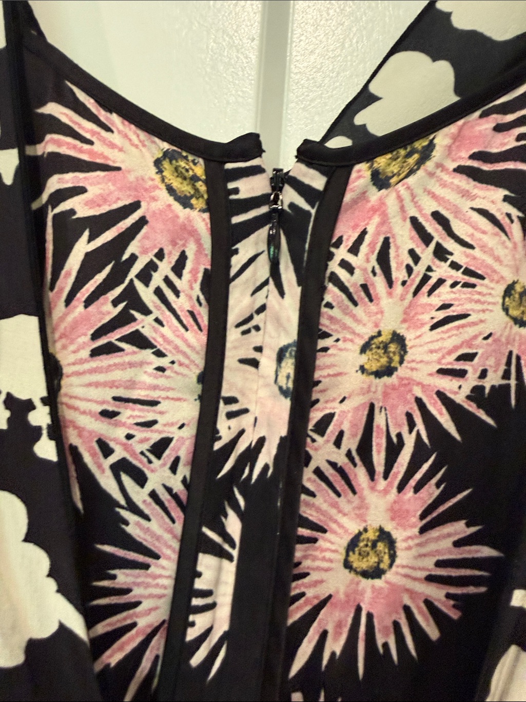 Black And Pink Floral High-Low Maxi Dress With Tie Waist — image 8 of 8